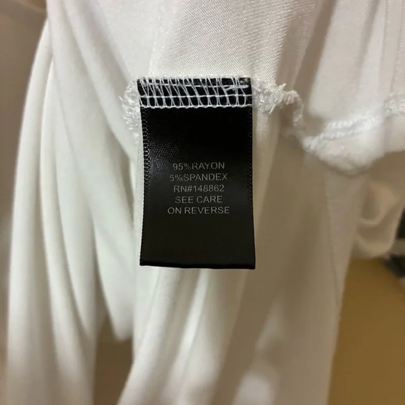 Torrid Super Soft Knits Varisty Tee Women’s 2 White Round Hem V-Neck T-Shirt - Picture 8 of 9